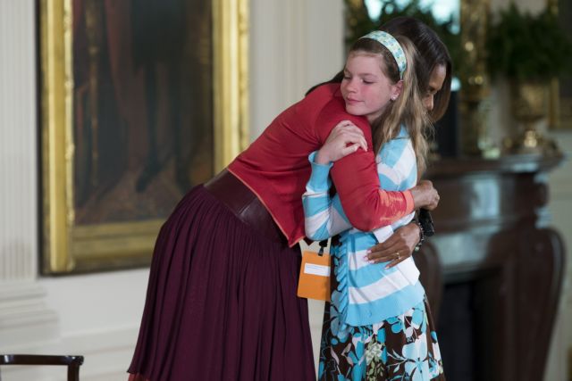 «Μέσον» την Μισέλ Ομπάμα έβαλε 10χρονη για να βρει δουλειά ο μπαμπάς